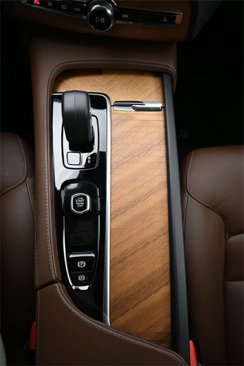 Used 2024 Volvo XC90 B6 Plus w/ Protection Package Premier image 10