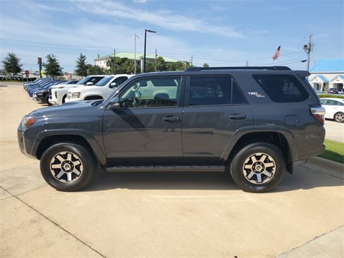 Used 2024 Toyota 4Runner TRD Off-Road Premium image 2