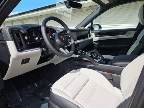 New 2026 Porsche Cayenne image 4