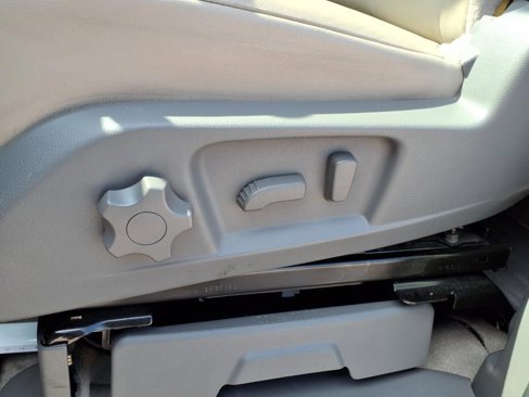 Used 2018 Nissan NV 3500 SL image 10
