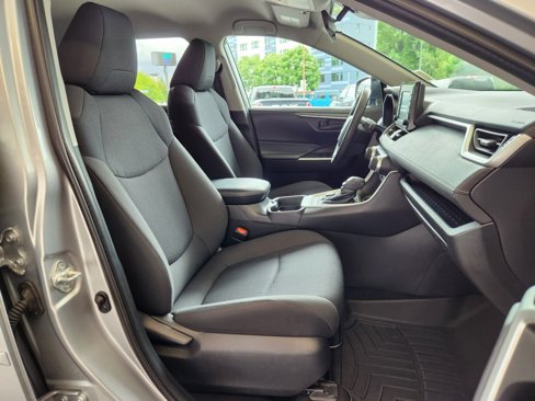 Used 2020 Toyota RAV4 LE w/ All Weather Liner Package image 17