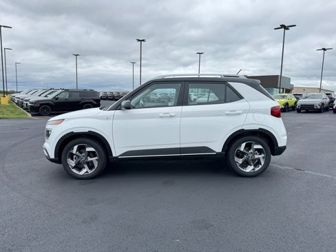 Certified 2025 Hyundai Venue Limited image 4