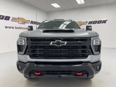 Used 2025 Chevrolet Silverado 2500 LTZ w/ Trail Boss Package image 2