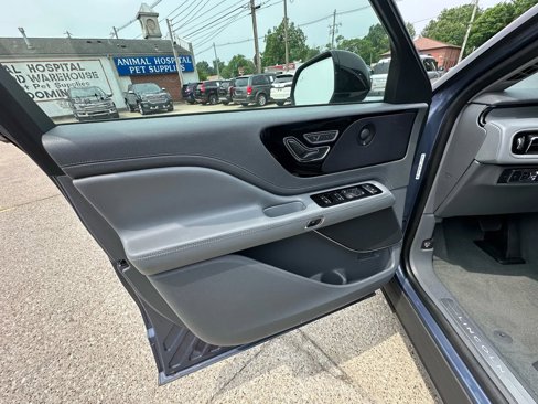 Used 2021 Lincoln Aviator Reserve w/ Class IV Trailer Tow Package image 17