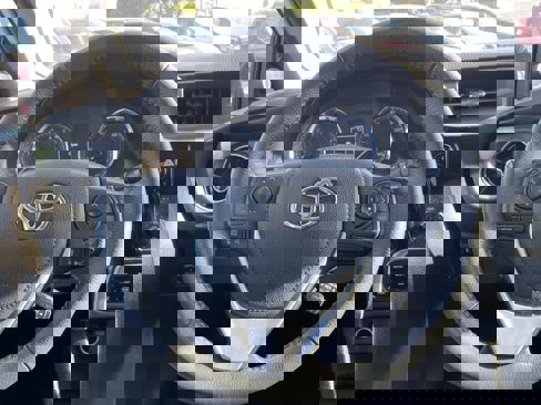 Used 2018 Toyota Corolla LE image 7