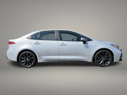 Used 2024 Toyota Corolla SE image 6