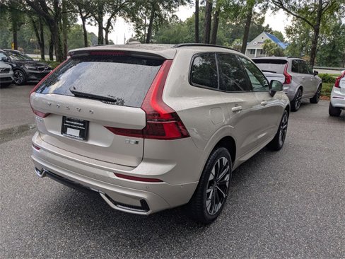 New 2026 Volvo XC60 B5 Plus w/ Climate Package image 4