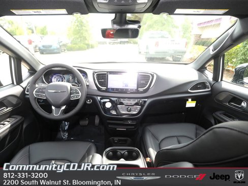 New 2026 Chrysler Voyager LX image 22