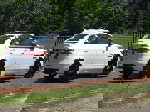 Used 2017 Jaguar XE First Edition image 5