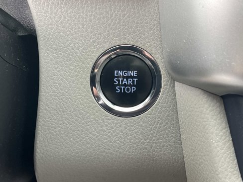 Used 2019 Toyota Highlander XLE image 25