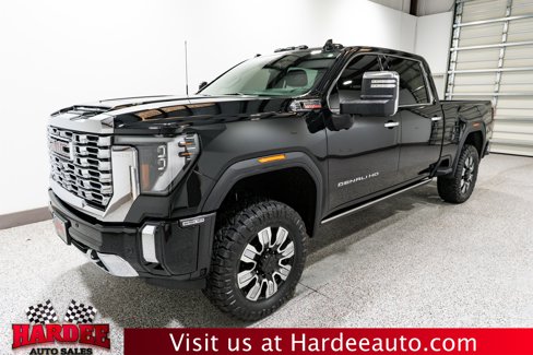 Used 2024 GMC Sierra 2500 Denali image 2