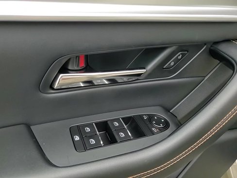 Certified 2025 MAZDA CX-70 Plug-In Hybrid w/ Premium Pkg image 15