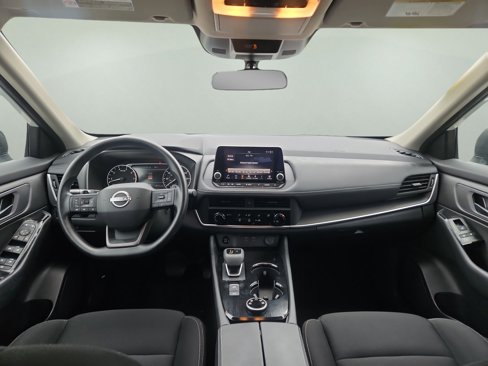 Used 2025 Nissan Rogue S image 2