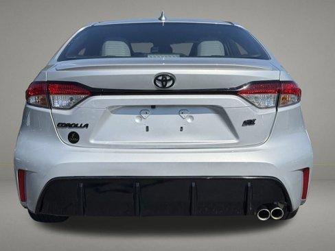 Used 2024 Toyota Corolla SE image 4