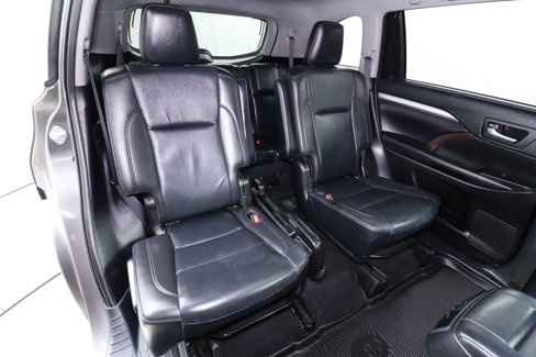 Used 2019 Toyota Highlander AWD V6 image 18