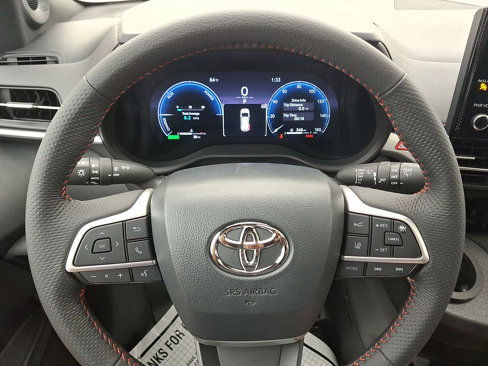 Used 2025 Toyota Sienna XSE image 22