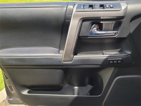 Used 2021 Toyota 4Runner Limited image 30