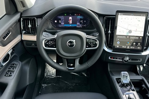 New 2026 Volvo XC90 B6 Plus image 15