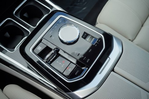 New 2026 BMW 740i image 19