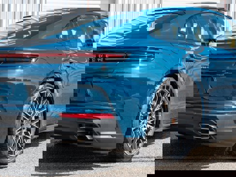 New 2025 Porsche Panamera 4 image 10