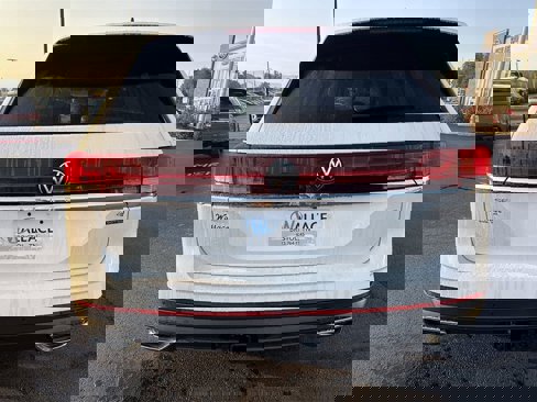 New 2026 Volkswagen Atlas SE image 5