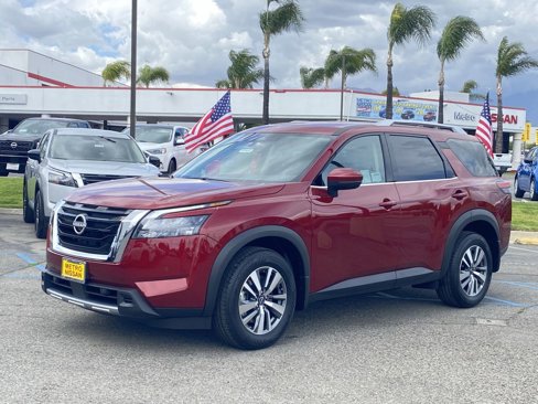New 2025 Nissan Pathfinder SL image 4