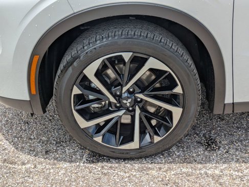 Used 2024 Mitsubishi Outlander SE image 11