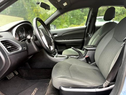 Used 2011 Chrysler 200 Touring image 28