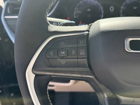 New 2025 Jeep Grand Cherokee Limited w/ Luxury Tech Group II image 22