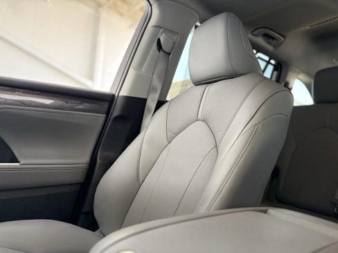 Used 2024 Toyota Highlander Limited image 45