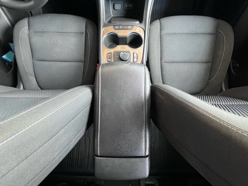 Used 2021 GMC Acadia SLE w/ Driver Convenience Package image 27
