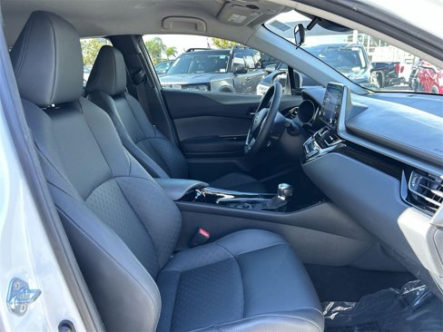 Used 2022 Toyota C-HR Limited image 31