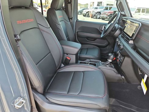 New 2025 Jeep Wrangler Unlimited Rubicon w/ Technology Group image 20
