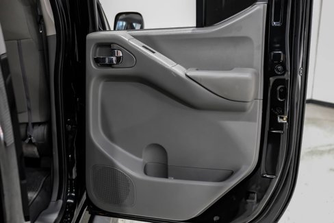 Used 2021 Nissan Frontier SV w/ Midnight Edition Floor Mats image 55