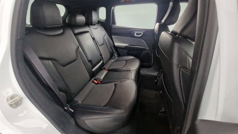 Used 2024 Jeep Compass Latitude image 27