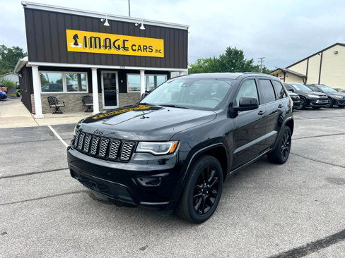 Used 2021 Jeep Grand Cherokee Laredo X image 2
