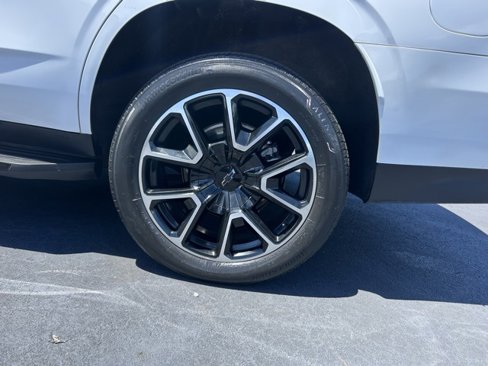 Used 2022 Chevrolet Tahoe RST w/ Luxury Package image 10
