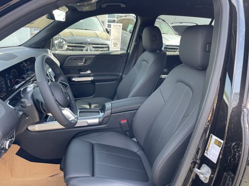 New 2025 Mercedes-Benz GLB 250 4MATIC image 18