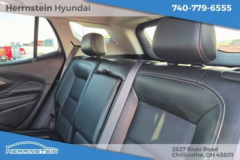 Used 2024 GMC Terrain SLT image 26