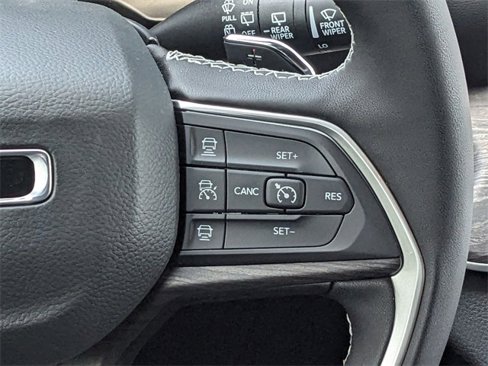 New 2025 Jeep Grand Cherokee L Limited image 18
