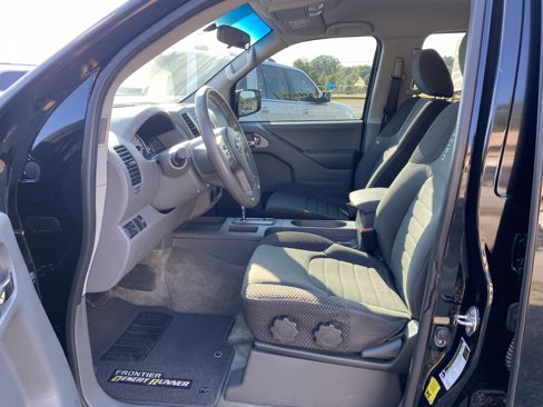 Used 2017 Nissan Frontier Desert Runner image 9