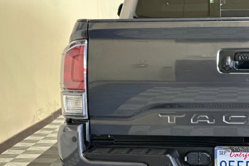 Used 2021 Toyota Tacoma TRD Off-Road image 44