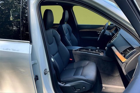 Certified 2025 Volvo XC90 B5 Plus w/ Protection Package Premier image 29