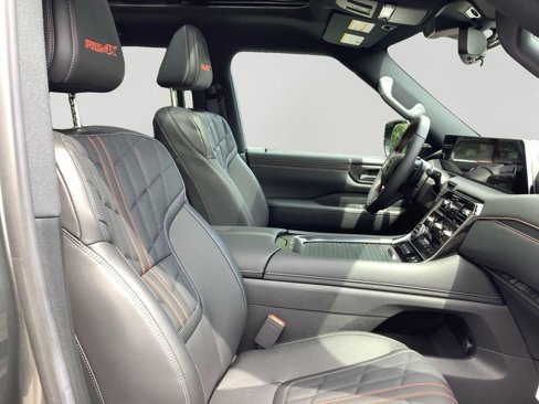 New 2025 Nissan Armada PRO-4X w/ Pro-4X Premium Package image 12