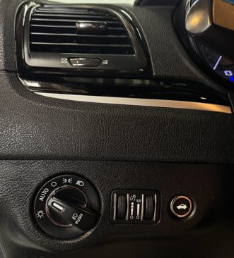 Used 2019 Chrysler 300 S image 15