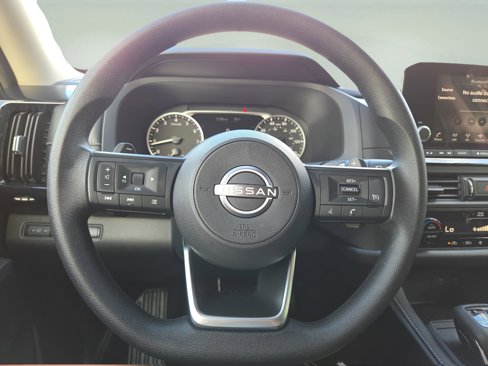Used 2025 Nissan Pathfinder S image 18