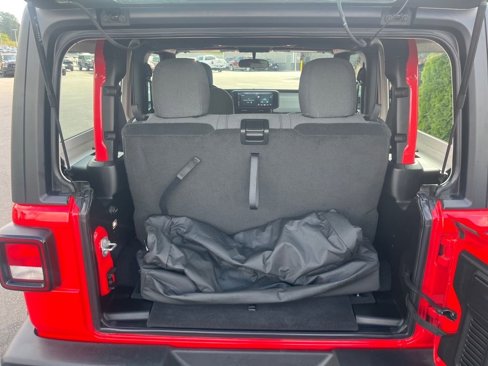 Used 2025 Jeep Wrangler Sport image 13