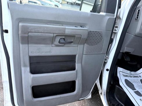 Used 2014 Ford E-150 and Econoline 150 w/ Power Group image 19