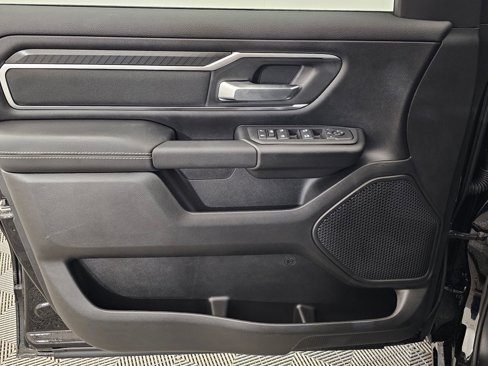 New 2026 RAM 1500 4x4 Crew Cab image 10