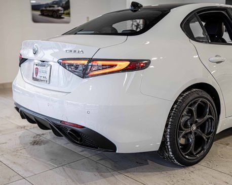 New 2025 Alfa Romeo Giulia AWD image 12